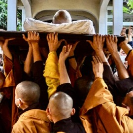 29 jan 12 uur: Uitvaartceremonie en crematie Thich Nhat Hanh